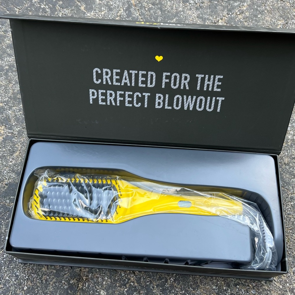 ⭐️Dry Bar Brush Crush⭐️